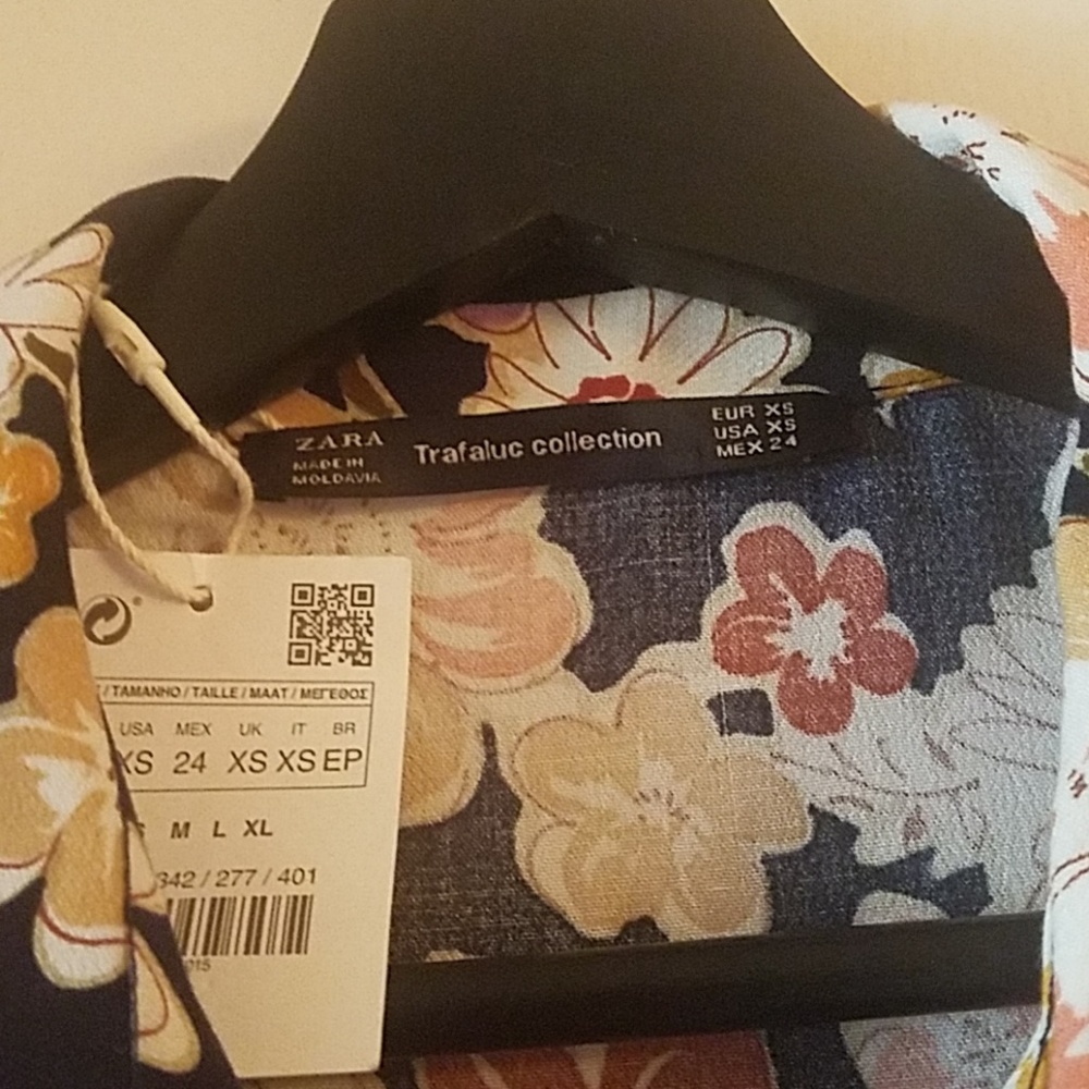 ZARA Floral dress. - Picture 2 of 8